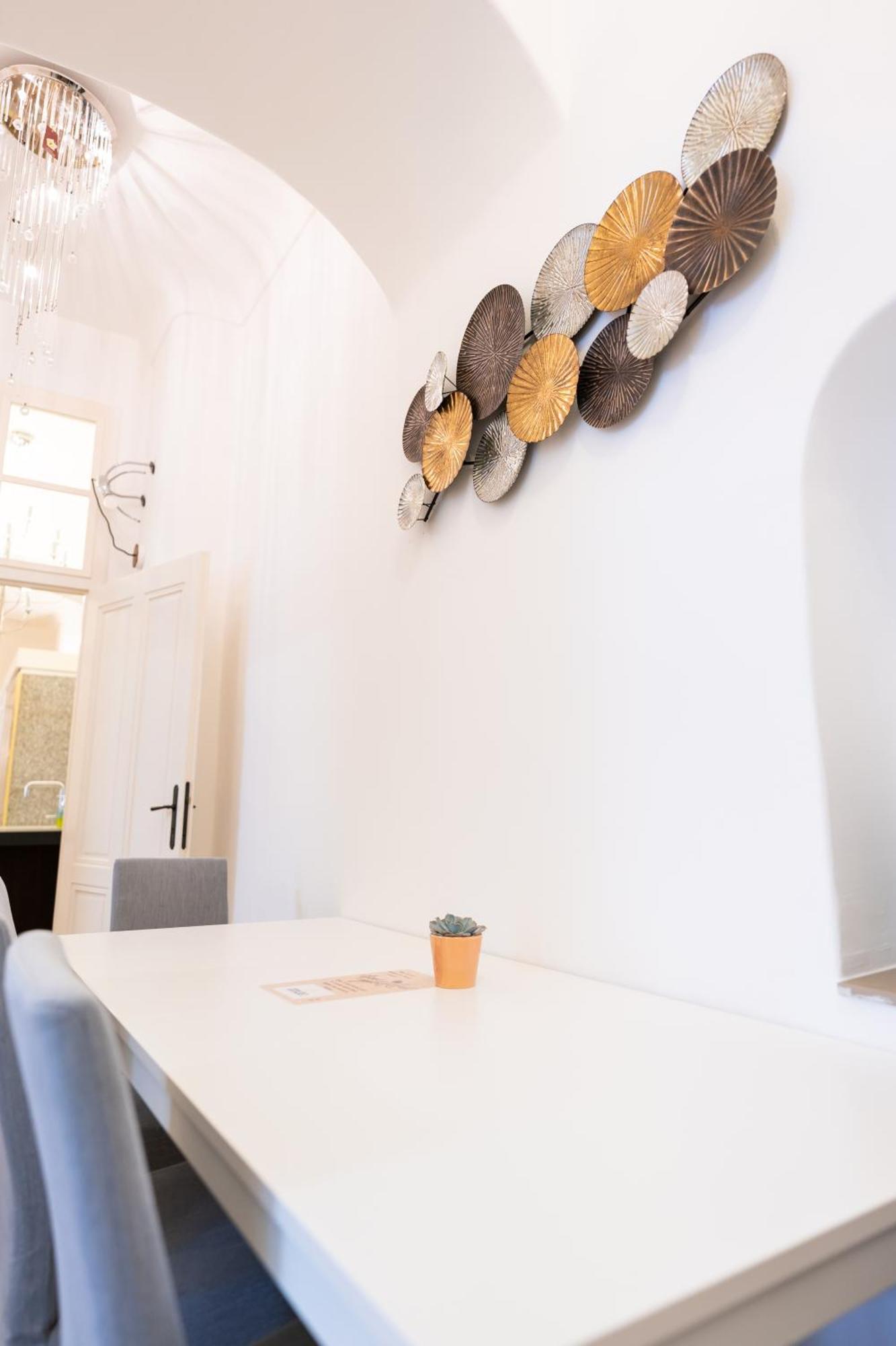 Premium Suites Vienna - Schoenlaterngasse Екстериор снимка
