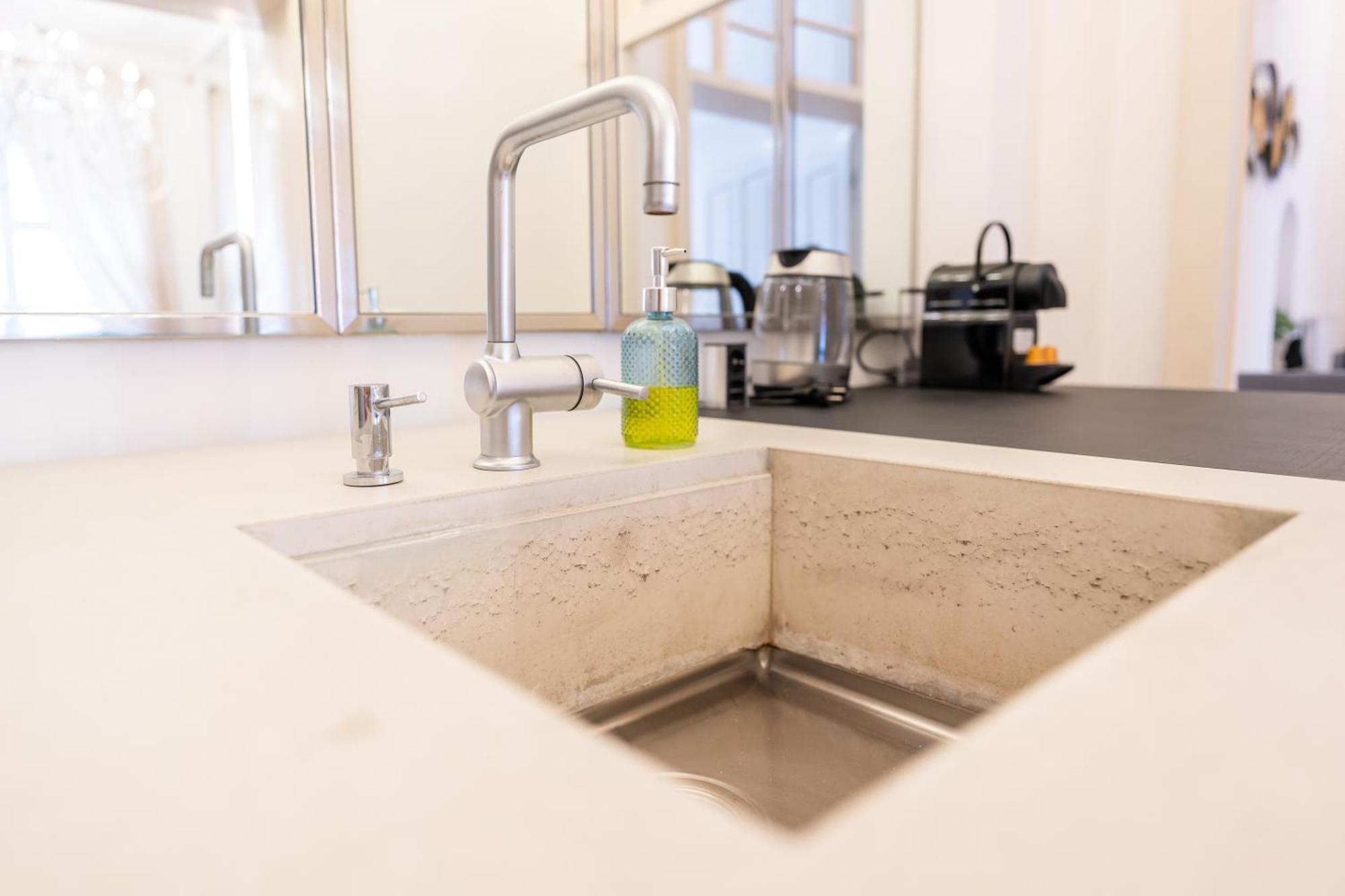 Premium Suites Vienna - Schoenlaterngasse Екстериор снимка