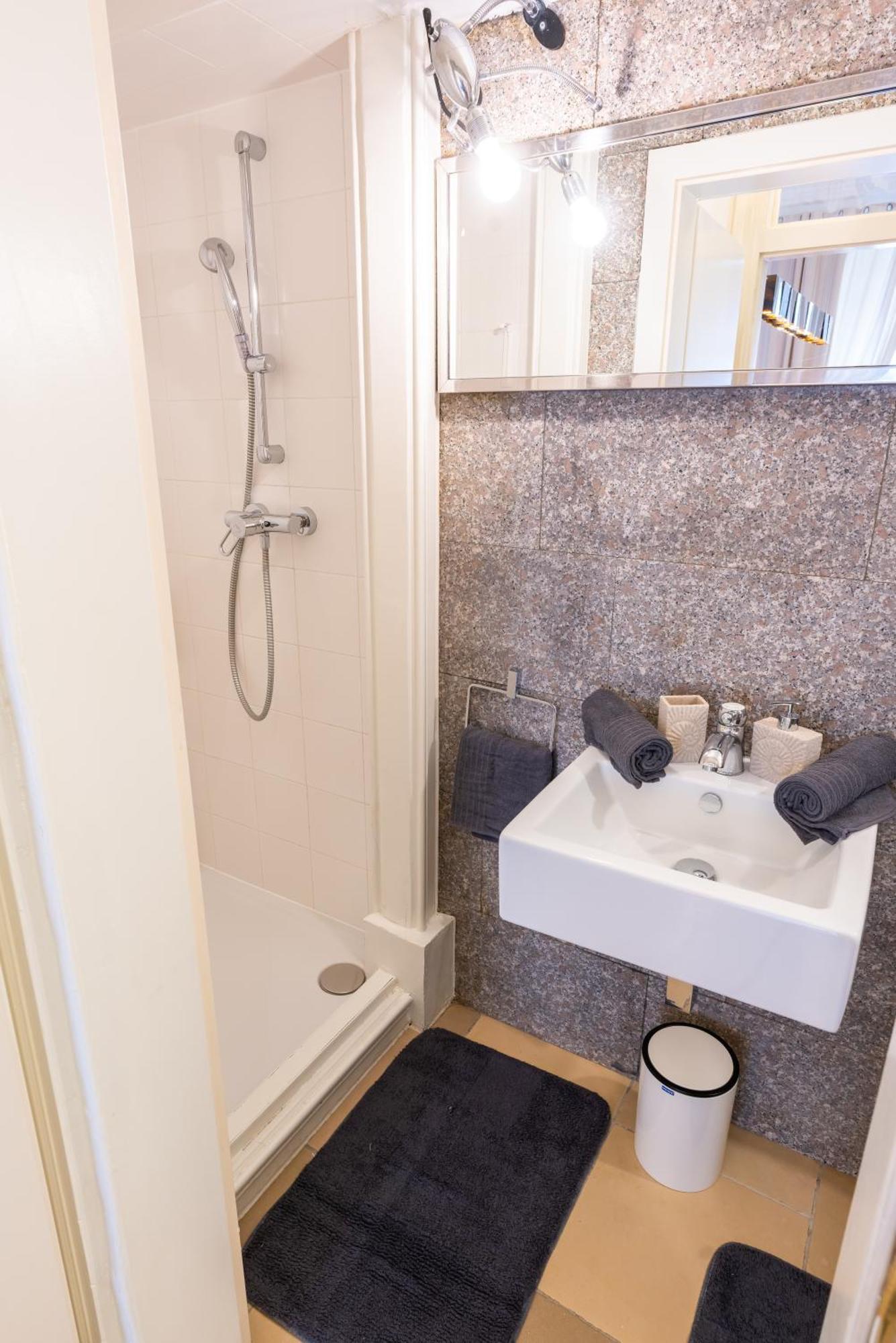 Premium Suites Vienna - Schoenlaterngasse Екстериор снимка